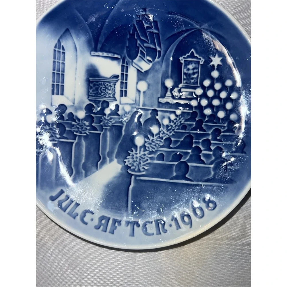 VINTAGE BING & GRONDAHL 1968 JULE AFTER CHRISTMAS PLATE CHRISTMAS IN CHURCH EUC‎